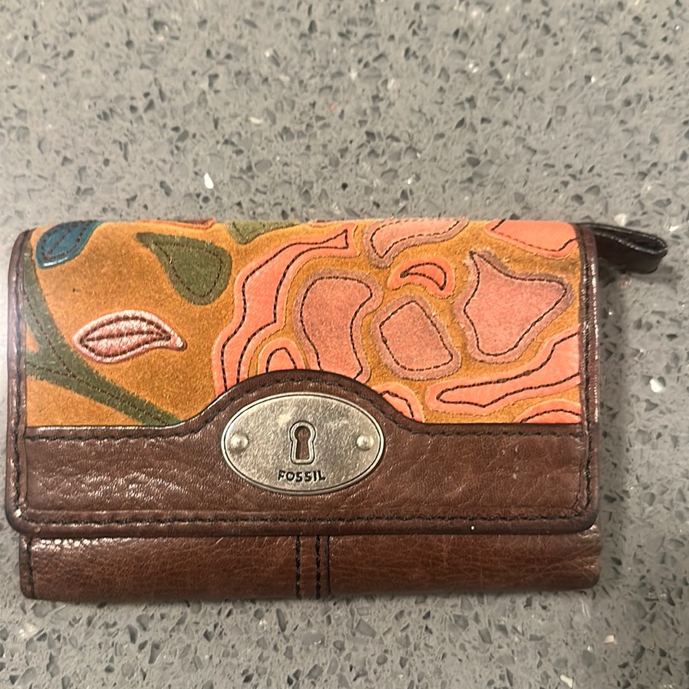 Fossil brown multi fold wallet with‎ flower design